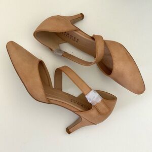 \Journee Collection\ NIB Tillis Heels